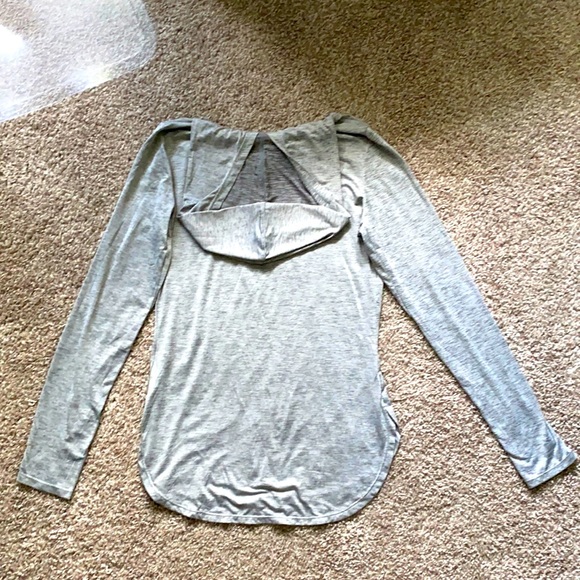 Reebok Activewear Long Sleeve w/ Hood | SMALL - Picture 3 of 3